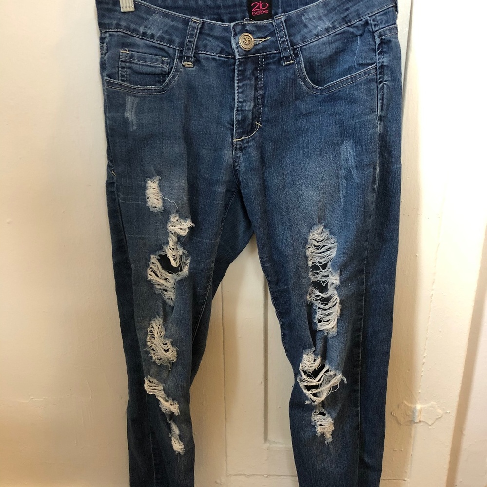 2b bebe Distressed Skinny Jeans